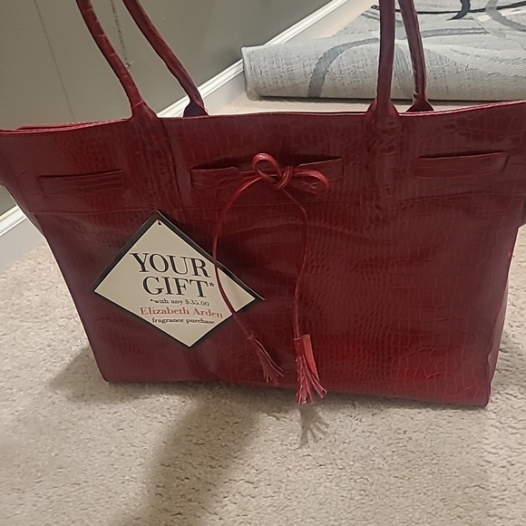 Elizabeth Arden Oversized Red Alligator Skin Faux Tote - Picture 3 of 15